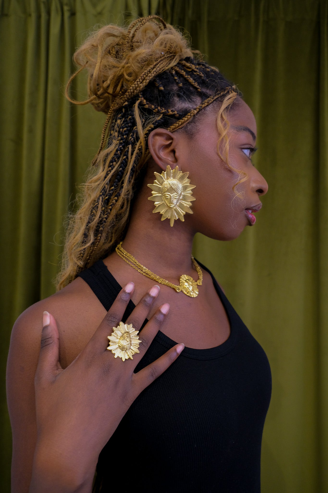 Les boucles d'oreilles SESAW