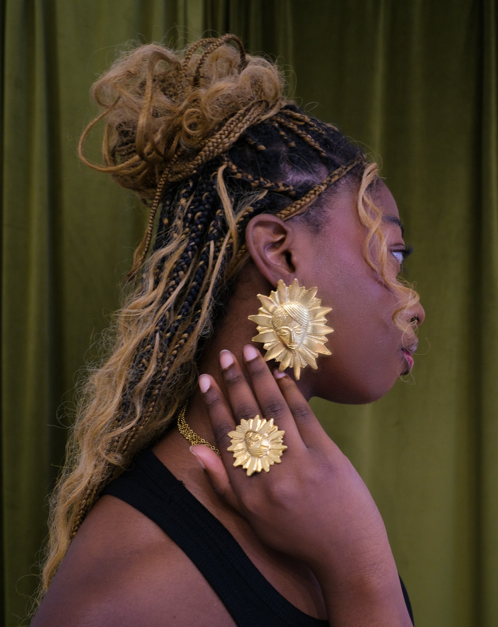Les boucles d'oreilles SESAW