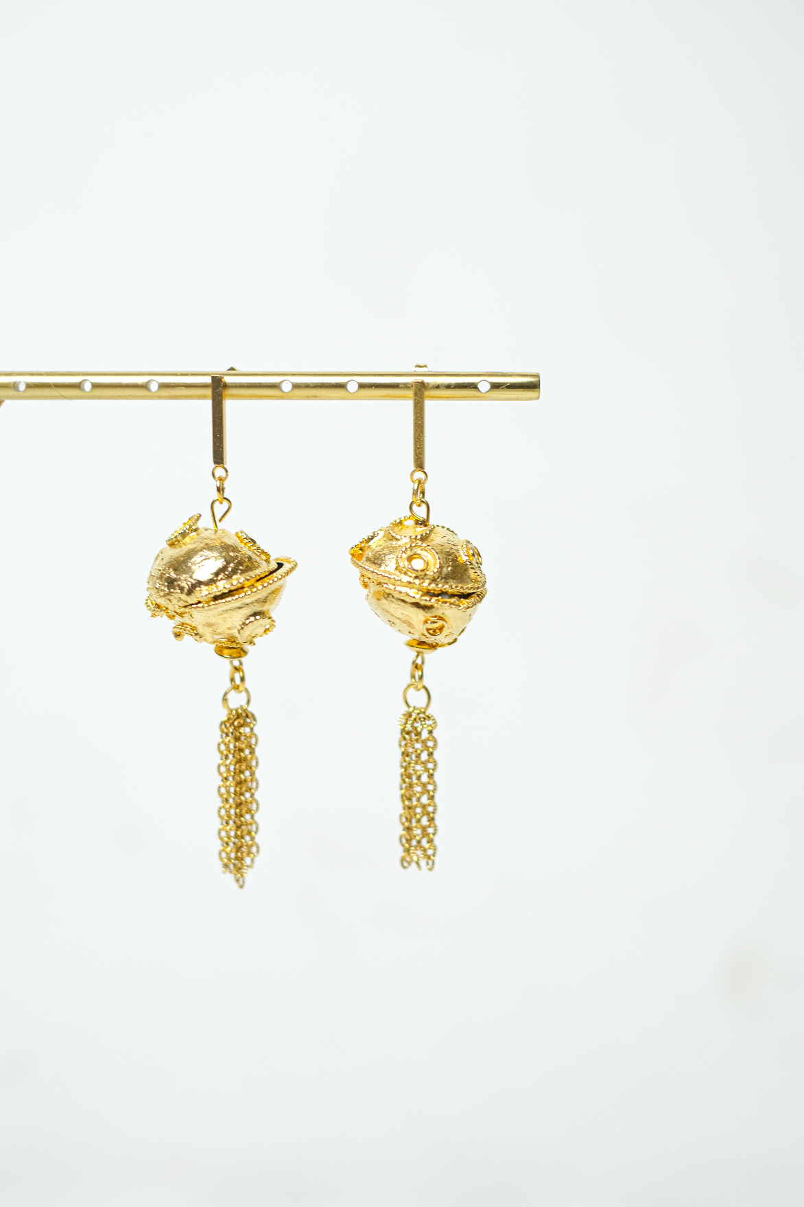 Les boucles d'oreilles AMOIN