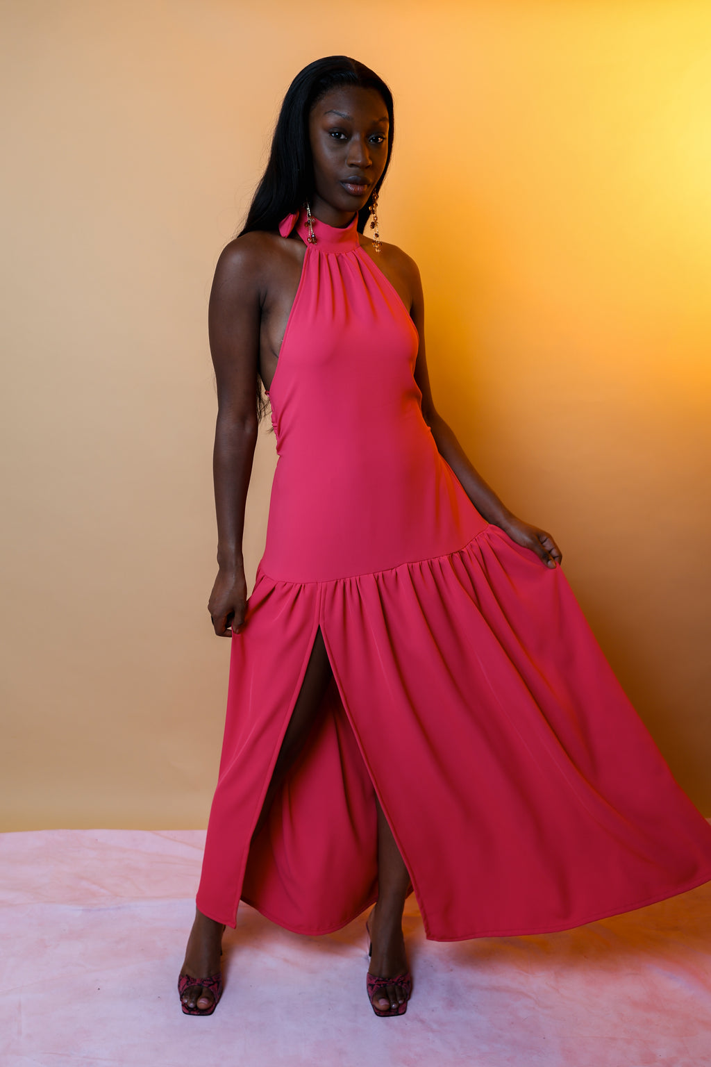 Robe longue dos nu crêpe rose — CARLA