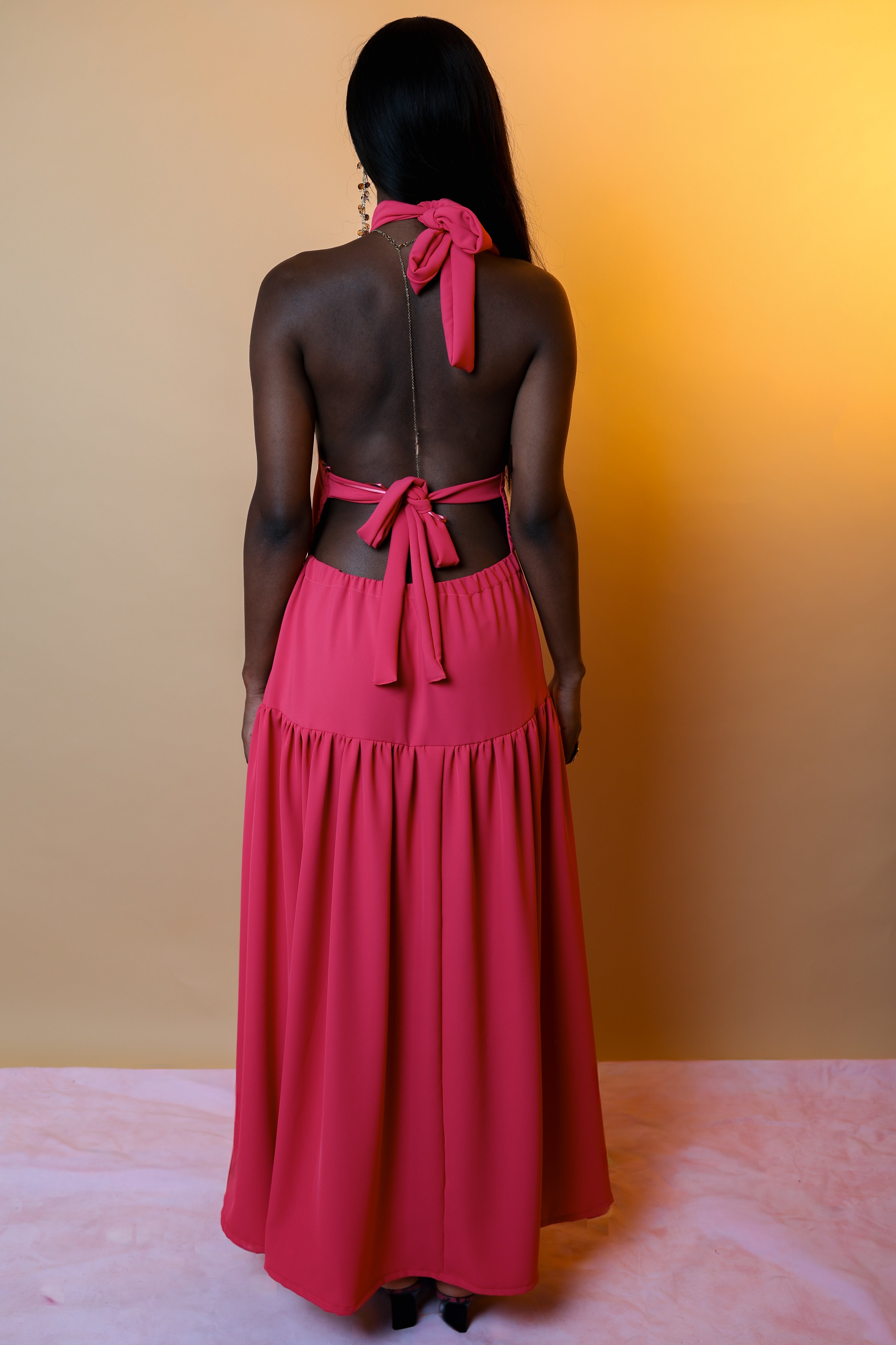 Robe longue dos nu crêpe rose — CARLA