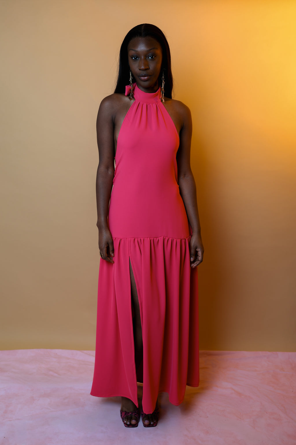 Robe longue dos nu crêpe rose — CARLA