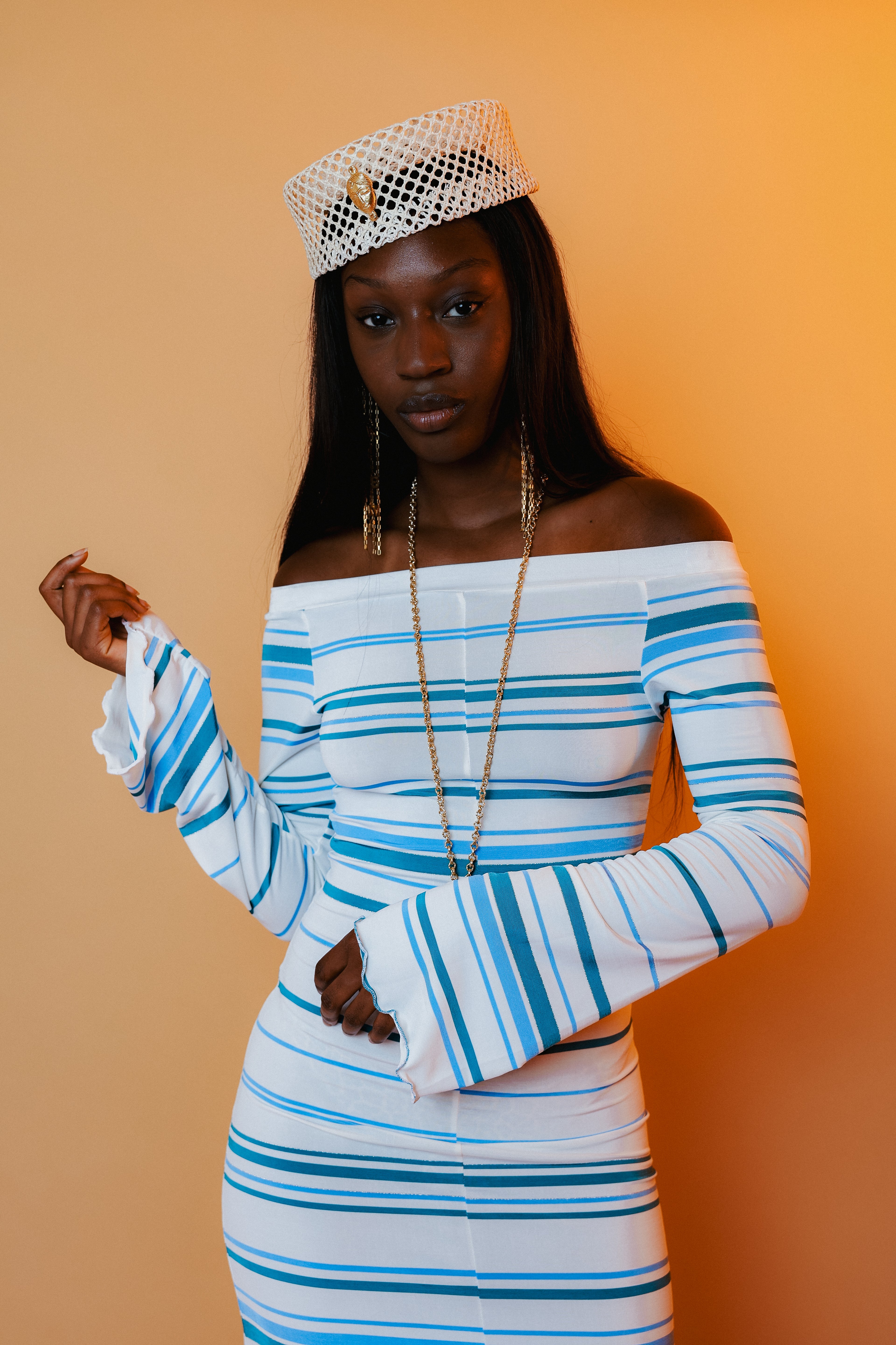 Robe longue rayure bleu à encolure bardot — MONACO