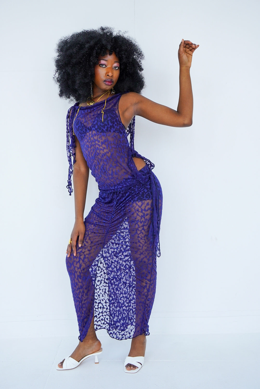 Top asymétrique transparent avec volants marine — MAIA