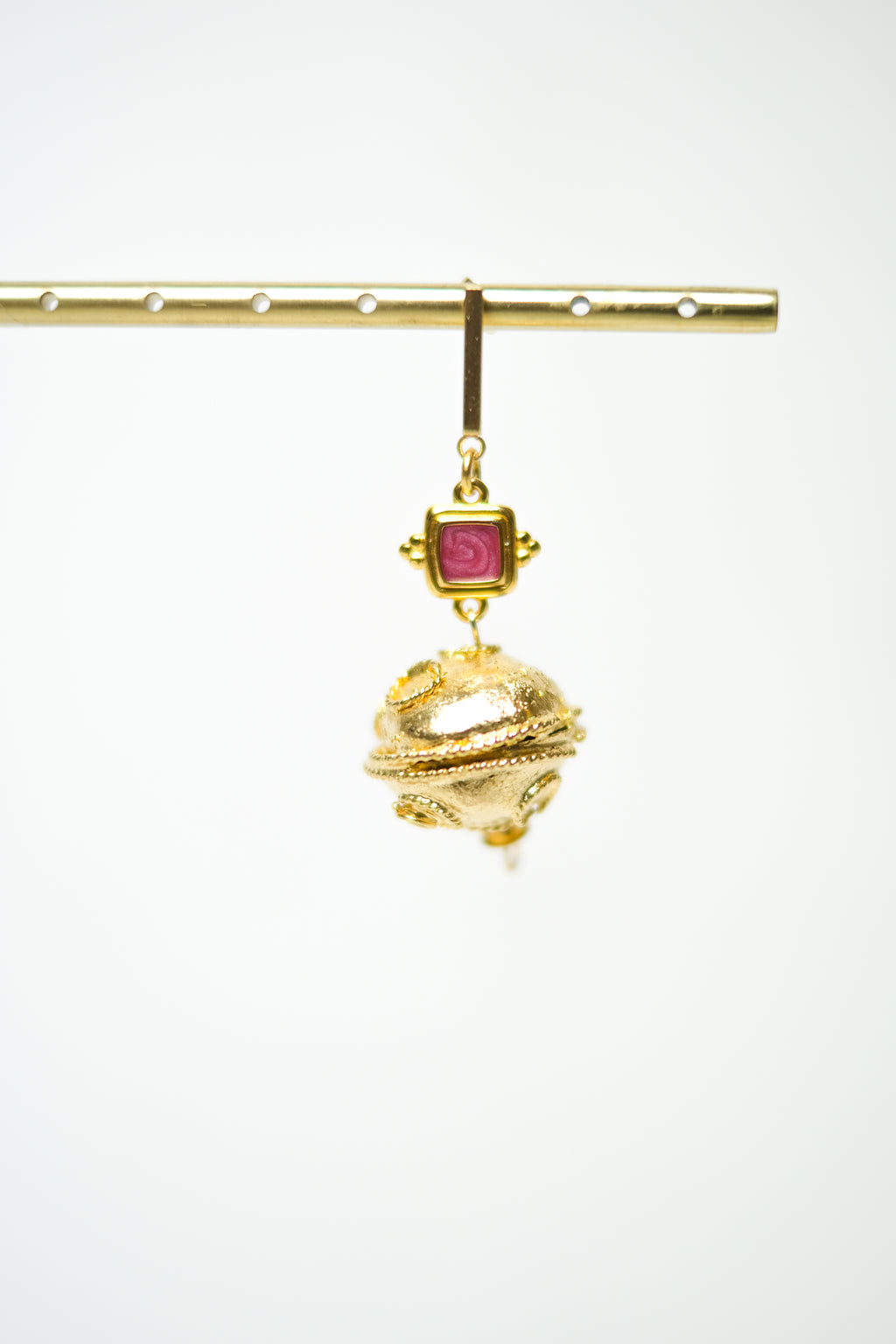 Les boucles d'oreilles GALAXY rose