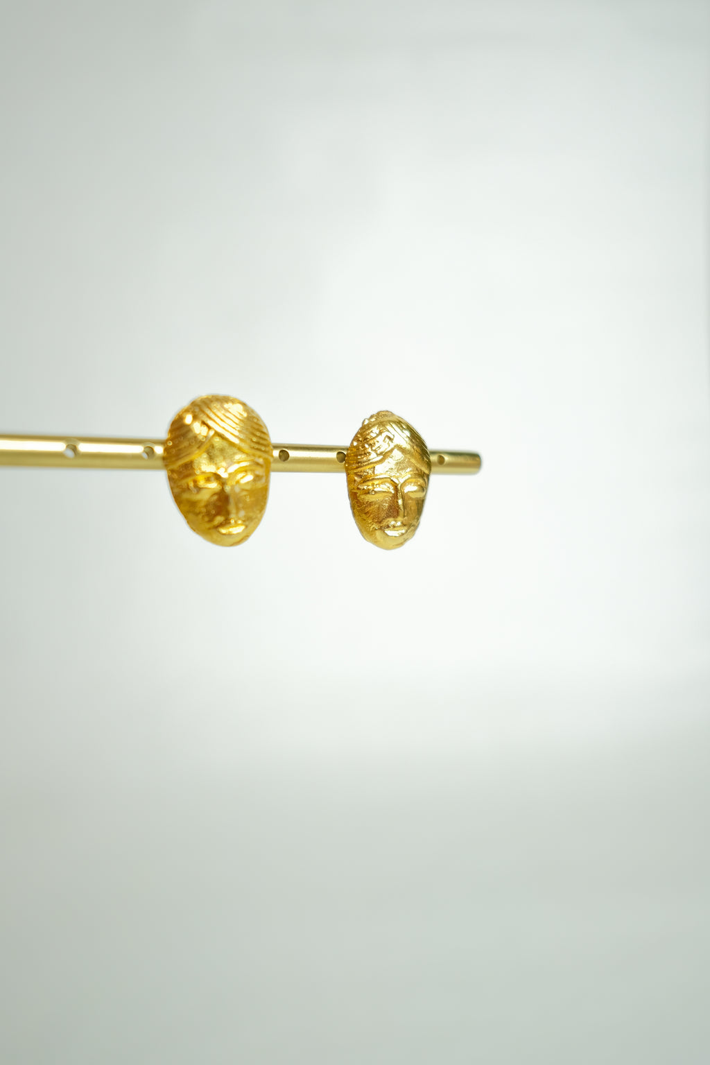 Les boucles d'oreilles APIE