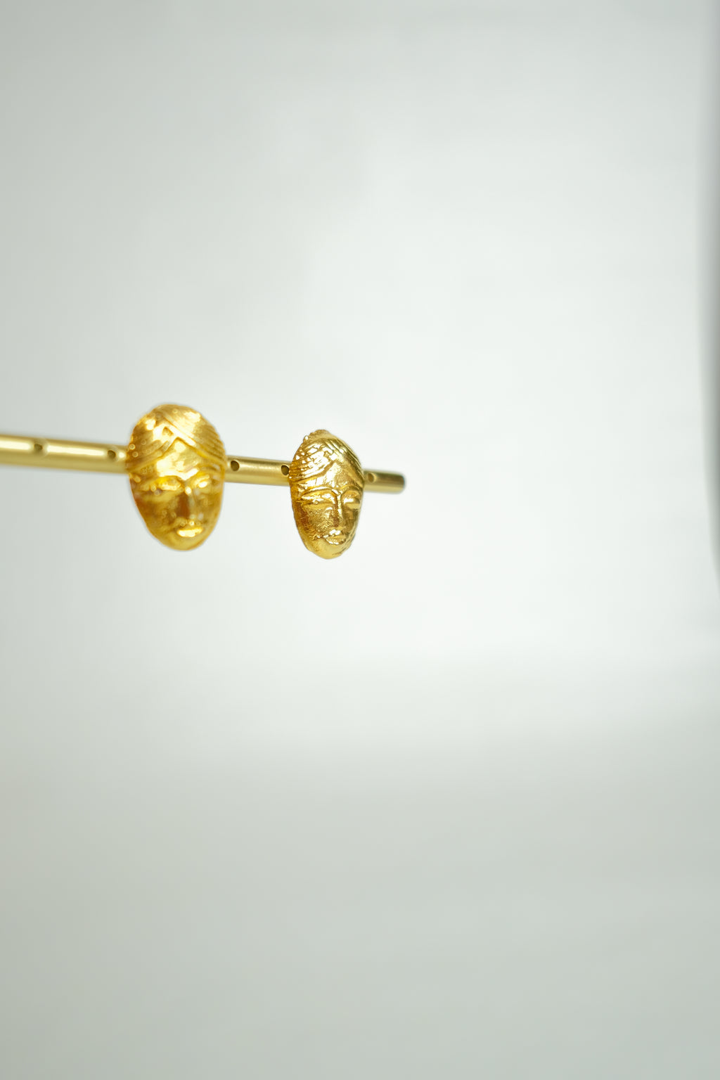 Les boucles d'oreilles APIE