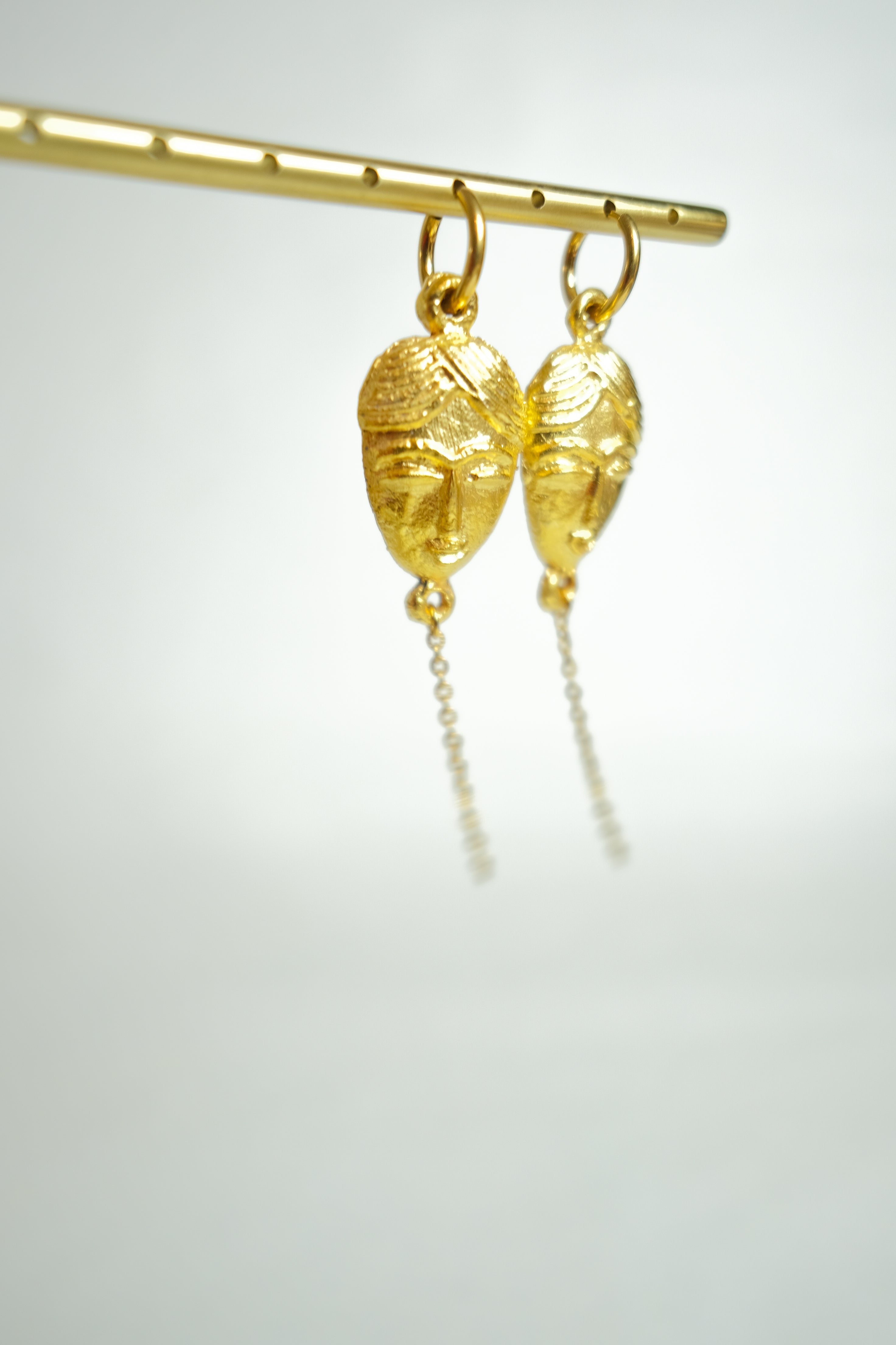 Les boucles d'oreilles YASMIN