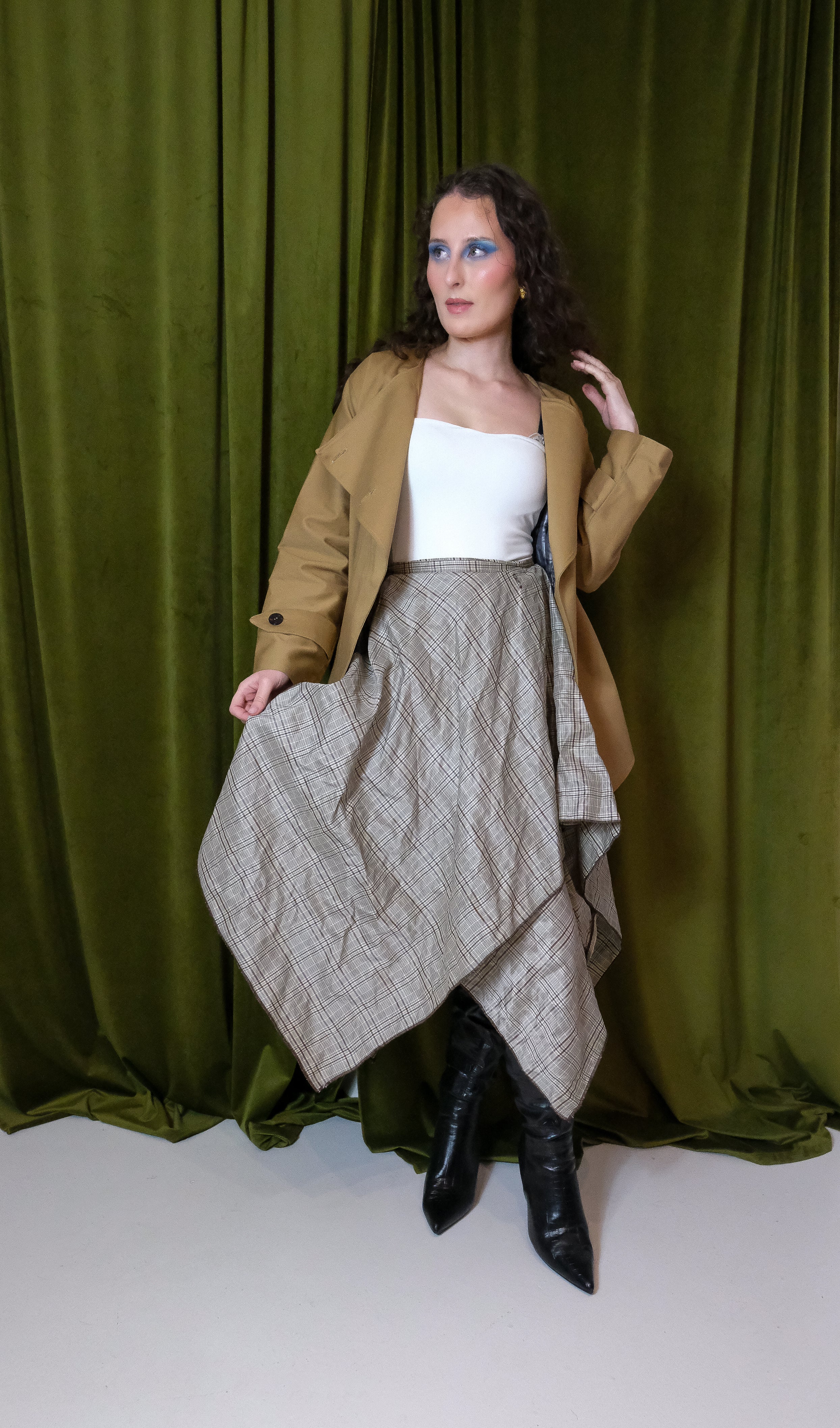 Jupe portefeuille asymétrique à carreaux — EMY