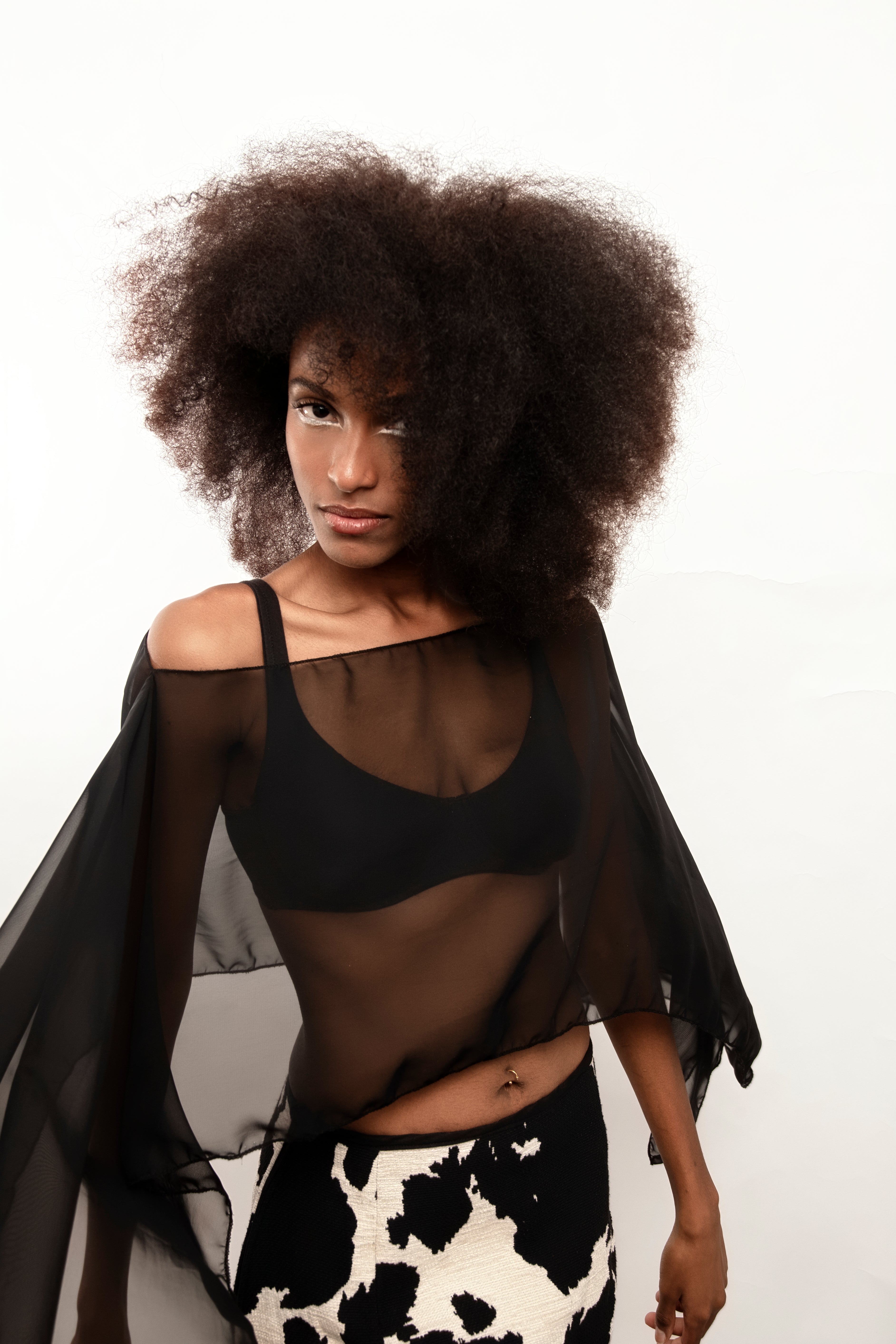 PRESSE — Le poncho noir SUZIE (TU)