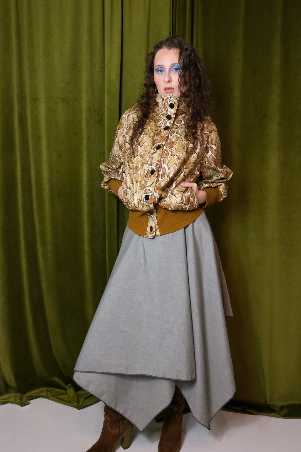 La jupe asymétrique EMY grise