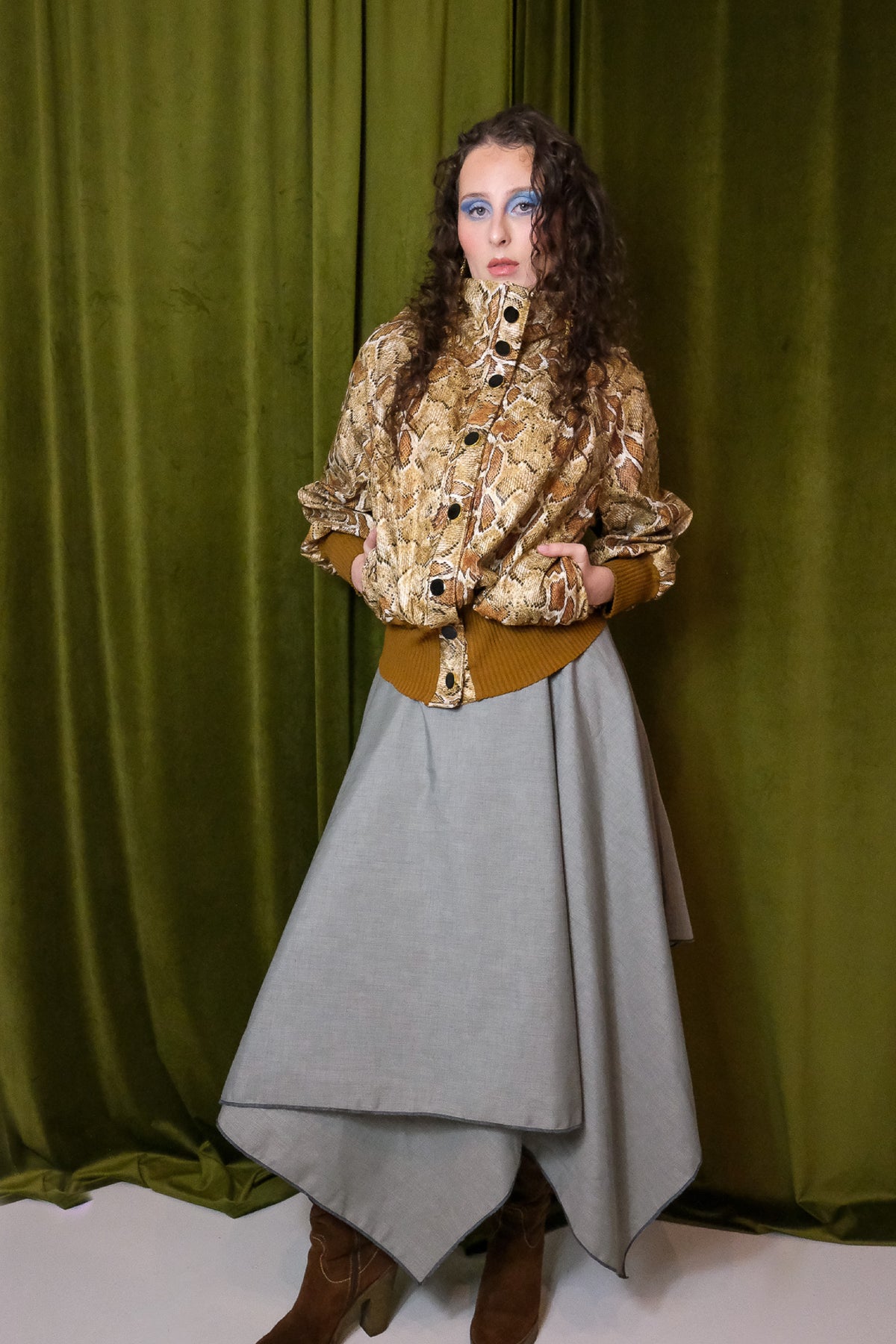 La jupe asymétrique EMY grise