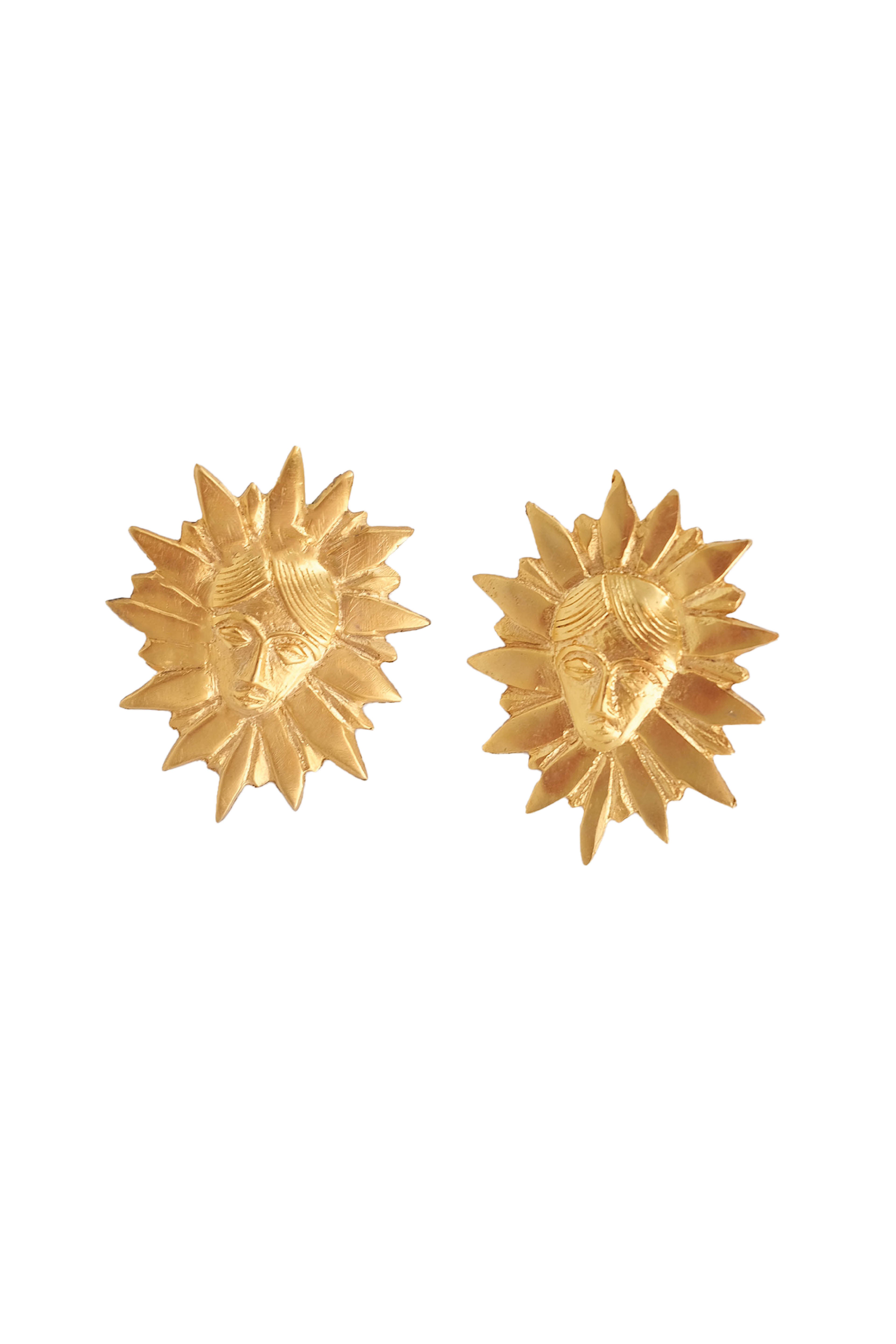 Les boucles d'oreilles SESAW