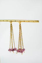 Les boucles d'oreilles EMILY violine