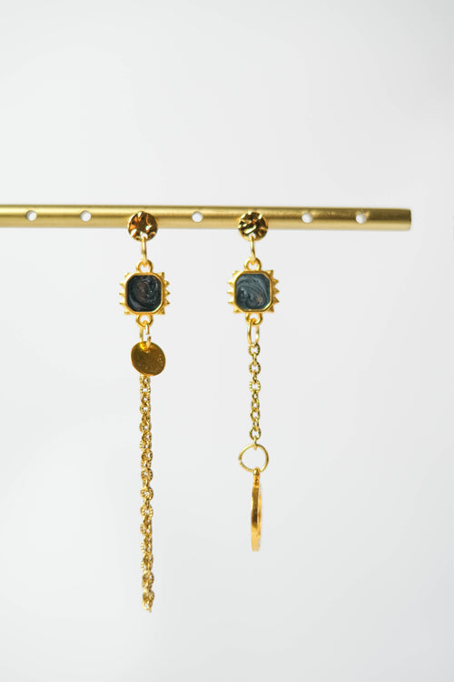 Boucles d'oreilles asymétriques noir — GABIN