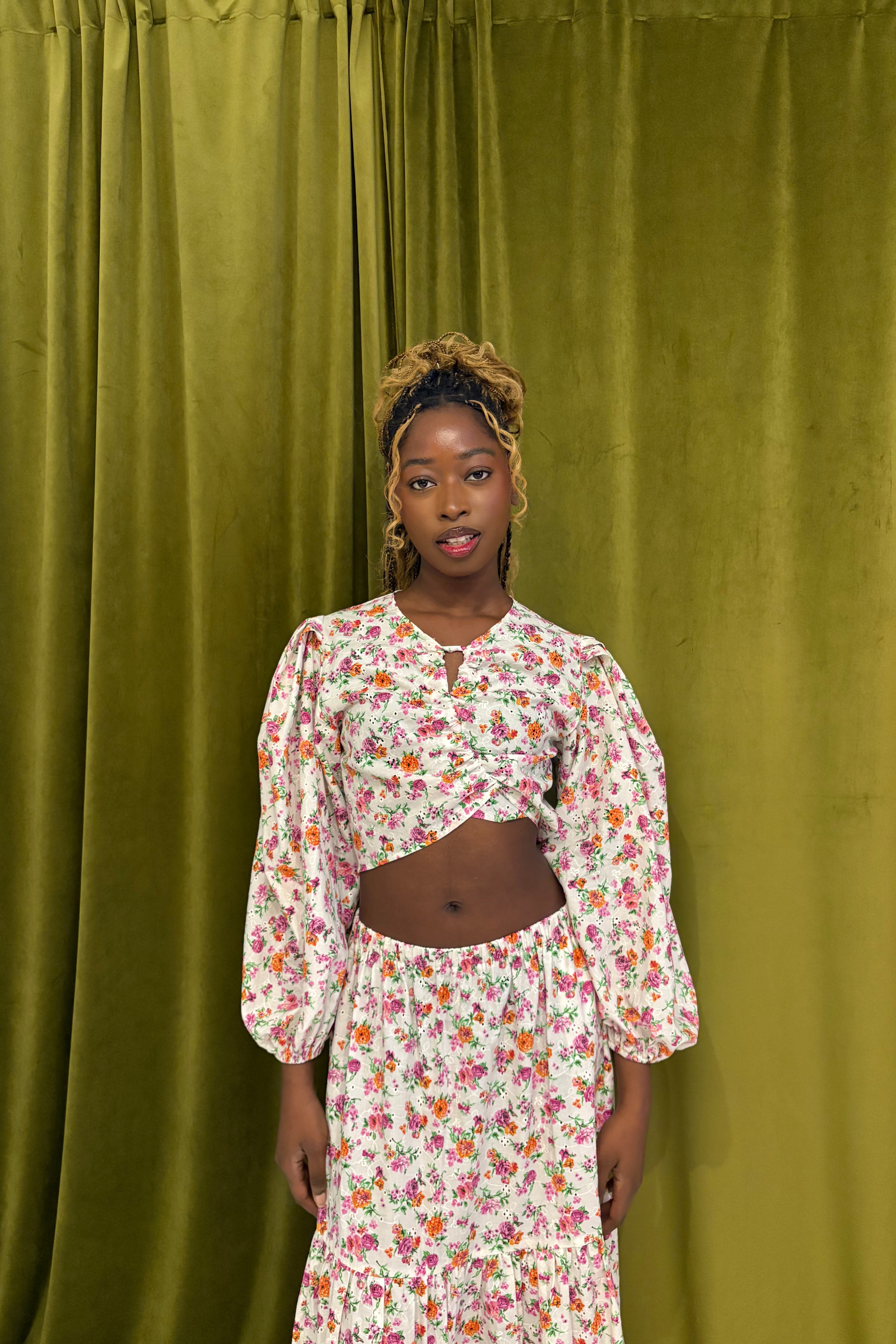 La blouse MERCEDES motif fleur