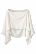 Le poncho blanc