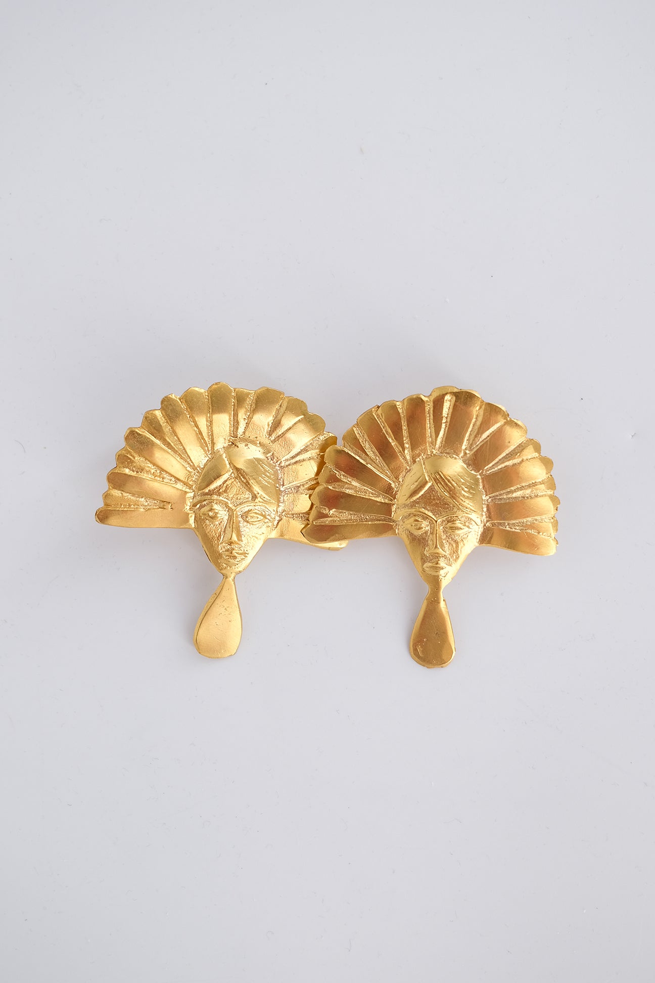 Les boucles d'oreilles OSRANE