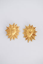 Les boucles d'oreilles SESAW